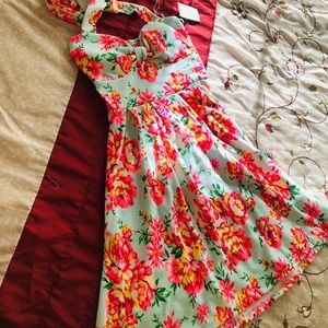 (NWT) Floral. Halter-top Dress. Charlotte Russe.
